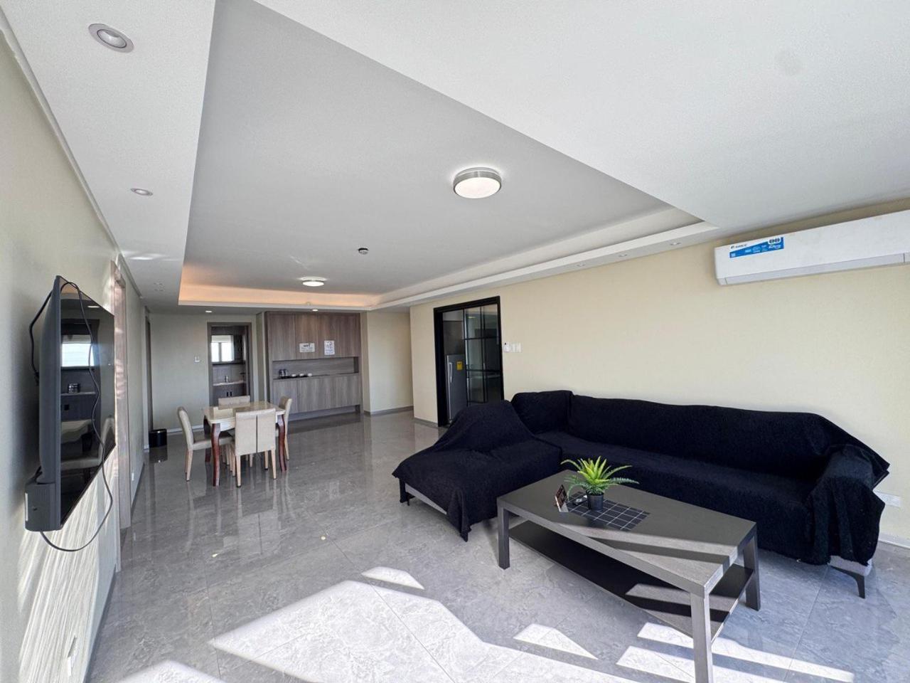 L Condotel Paranaque City Room photo