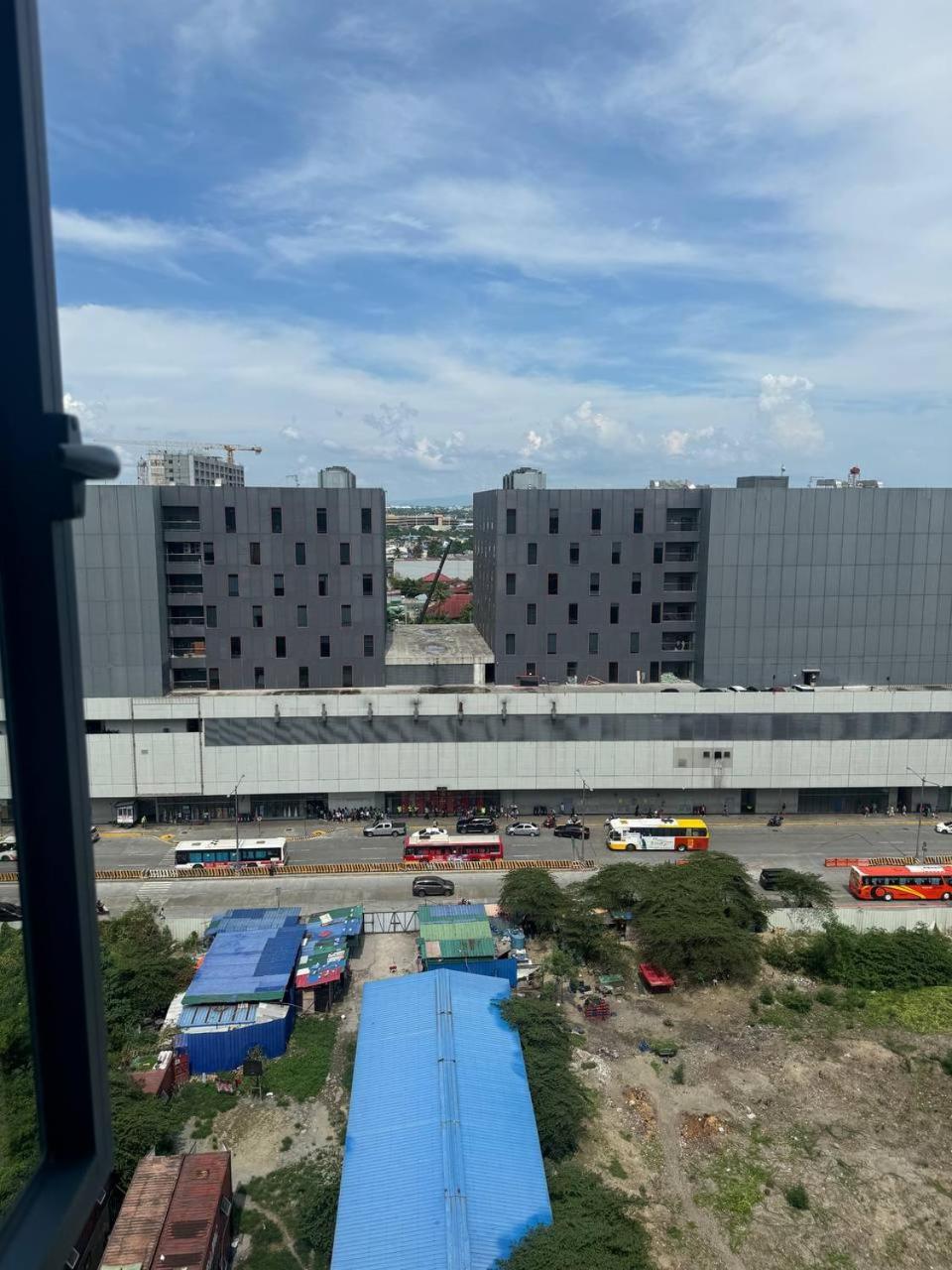 L Condotel Paranaque City Exterior photo