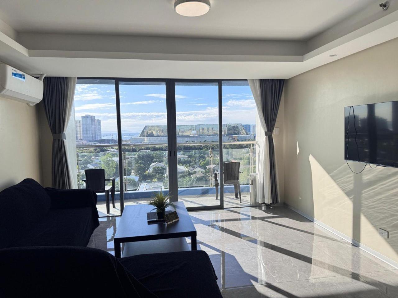 L Condotel Paranaque City Room photo