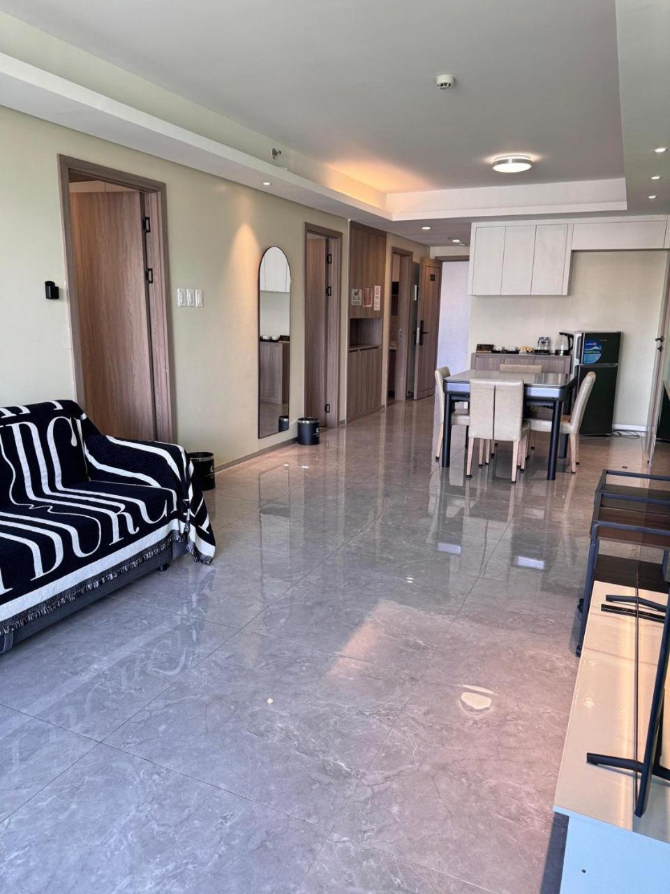 L Condotel Paranaque City Room photo